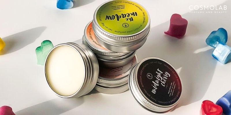 So sánh nước hoa khô và nước hoa truyền thống: Lựa chọn nào phù hợp cho bạn? 1 so sánh nước hoa khô và nước hoa truyền thống